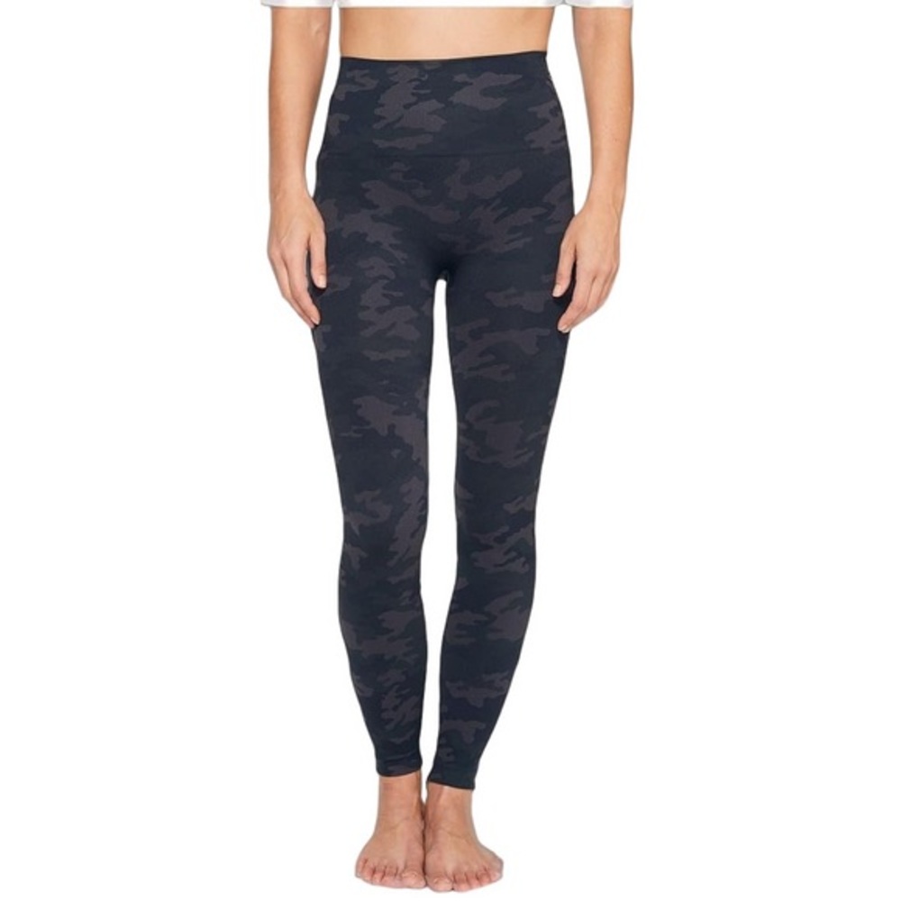 Lululemon Trainer Track Pant Dottie Dash White Black Womens 4